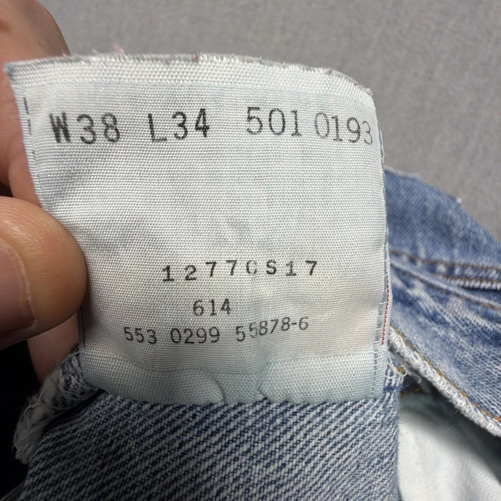VTG Levis‎ 501 Jeans Made In USA Button Fly Mens 38x34 (Fits 36x32)